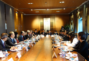 The Secretary for Transport and Housing and Chairman of the Hong Kong Maritime and Port  Board (HKMPB), Mr Frank Chan Fan, led an HKMPB delegation to Shanghai on December 4. Photo shows Mr Chan (fourth left) and the delegation meeting the Executive Vice President of the China Ports and Harbours Association, Mr Chen Yingming (fourth right), to exchange views on maritime development.